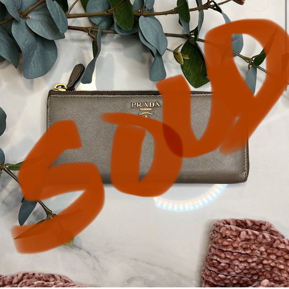 Prada Vitelli Diano Leather Continental Wallet